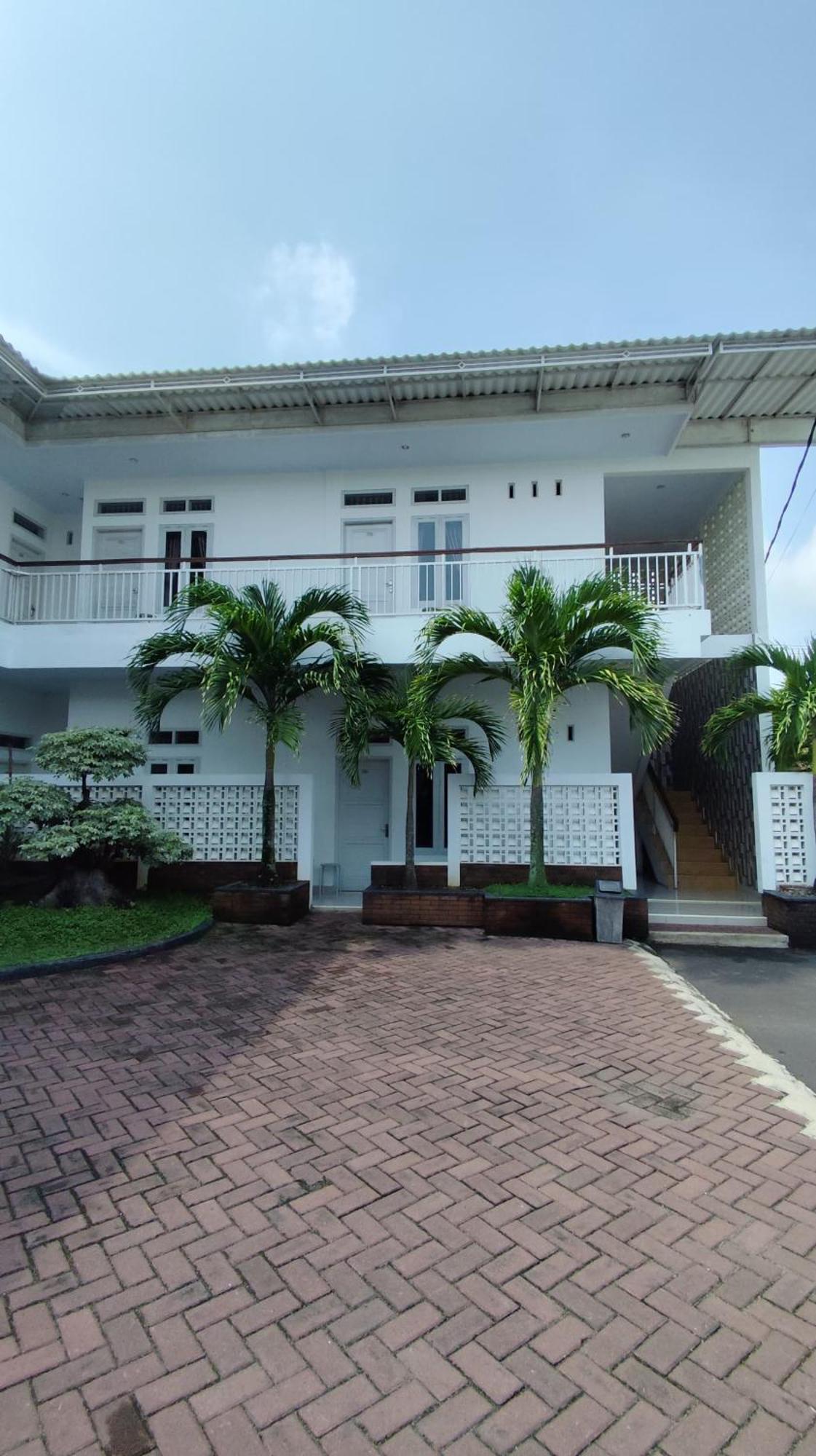 Backyard Guest House Banjar  Exteriér fotografie