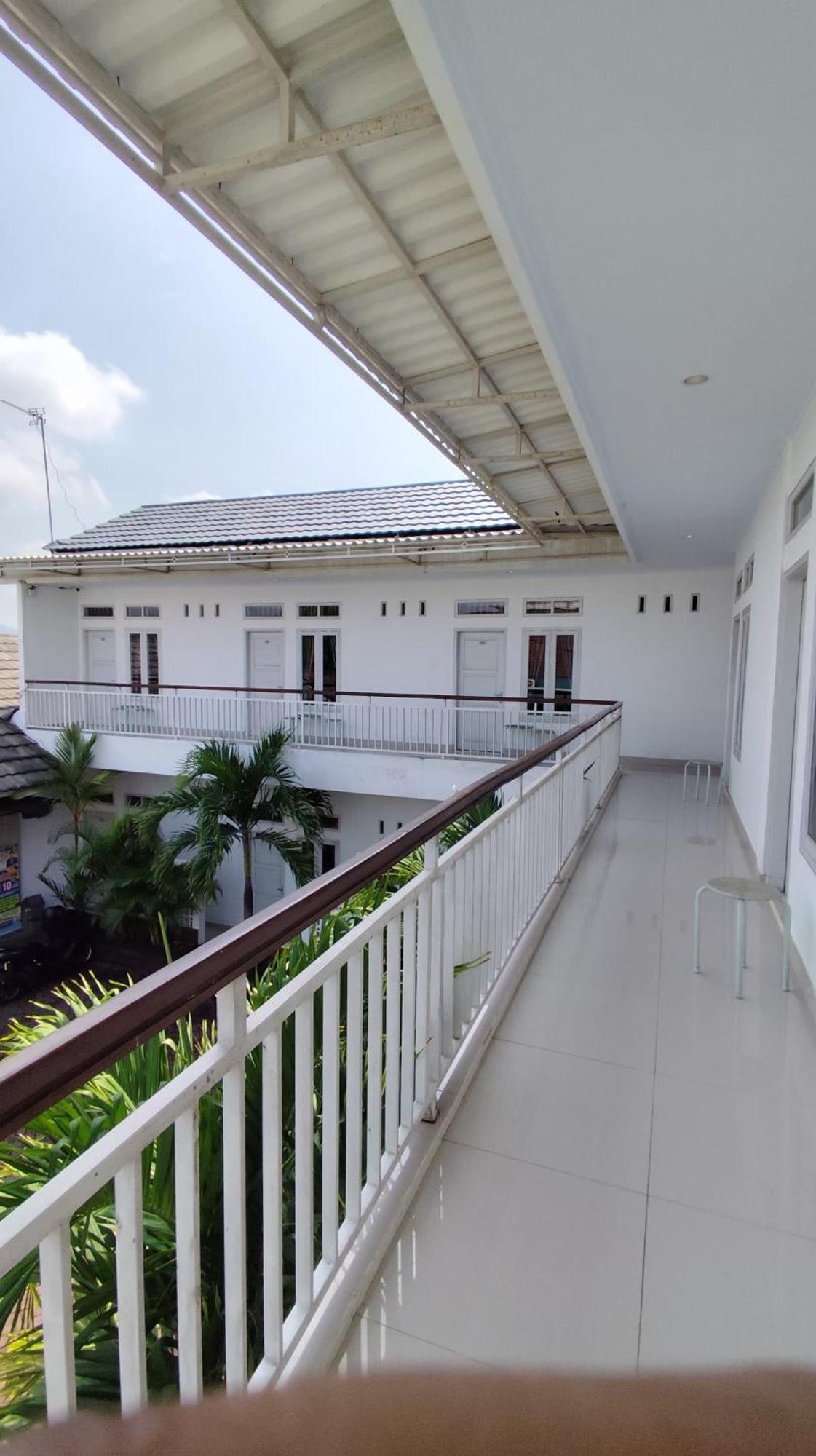 Backyard Guest House Banjar  Exteriér fotografie